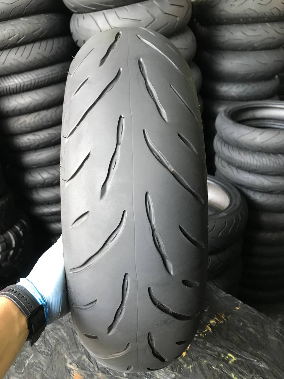 180/55 R17 Bridgestone Battlax Sport Touring T32R