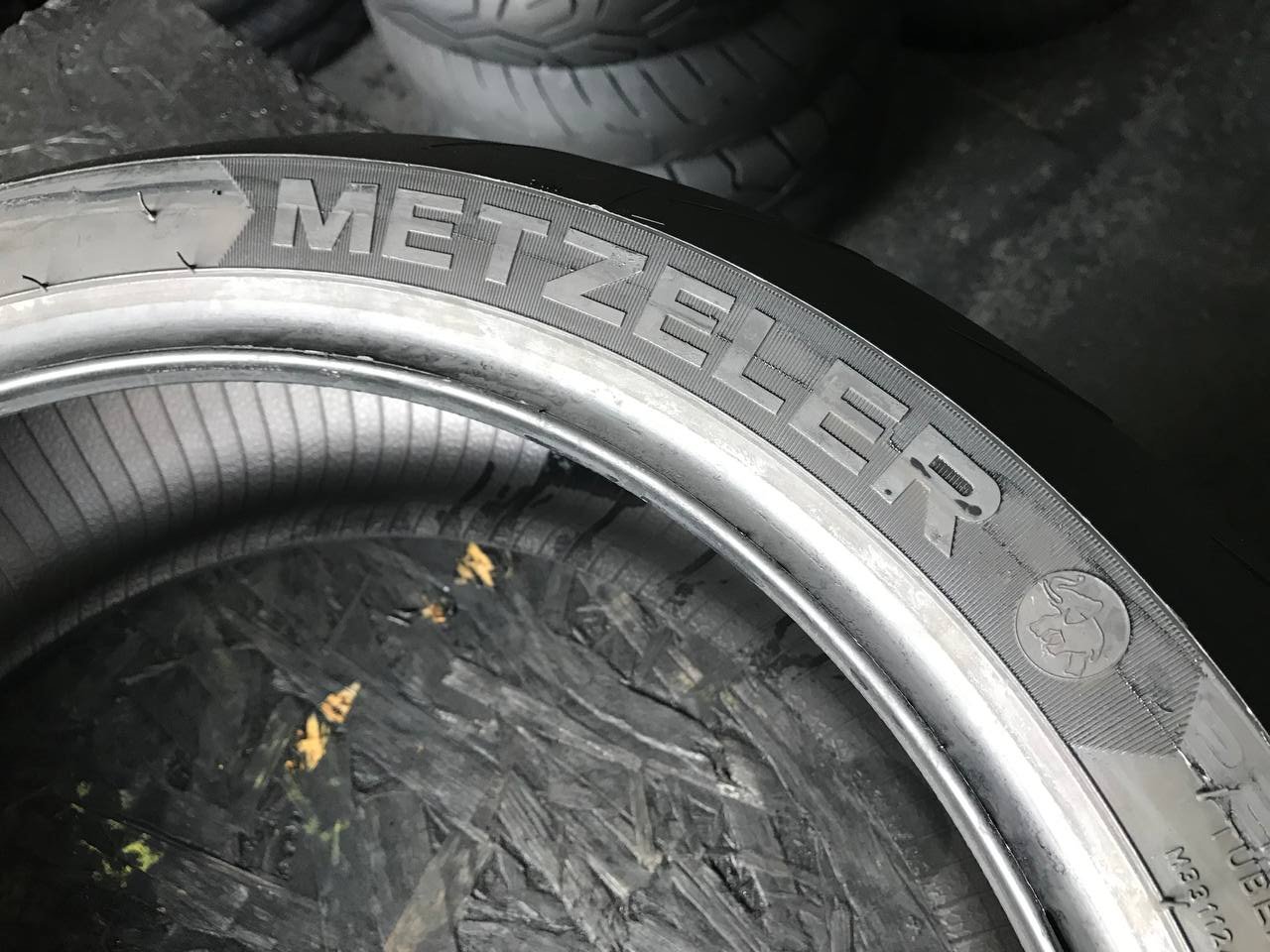 180/55 R17 Metzeler Sportec M9 RR