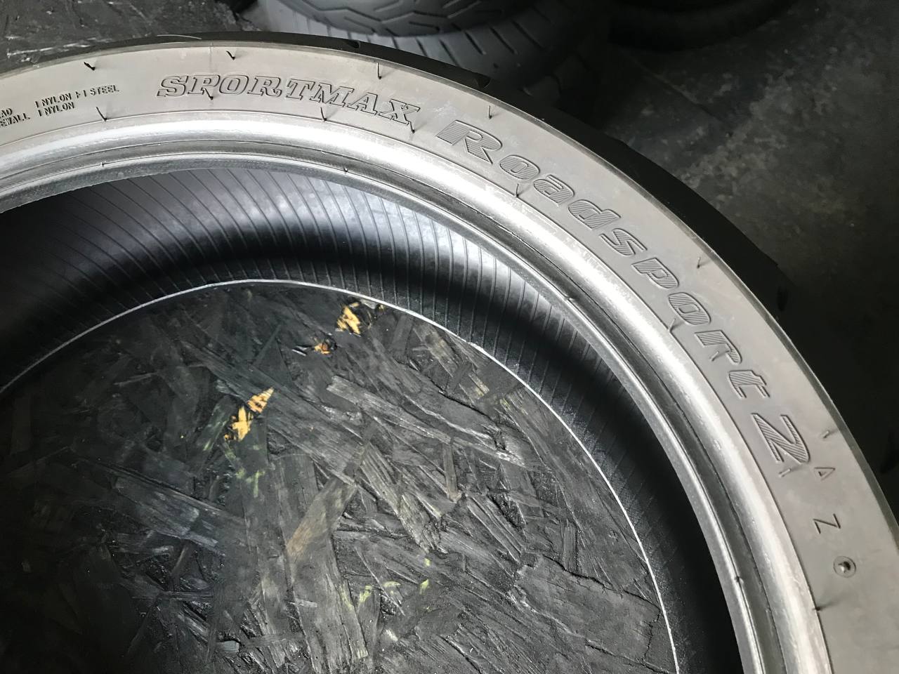 180/55 R17 Dunlop SportMax RoadSport 2