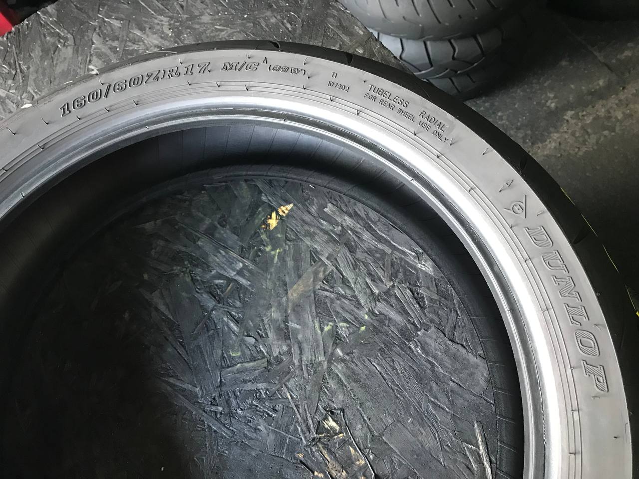 160/60 R17 Dunlop SportMax RoadSport 2