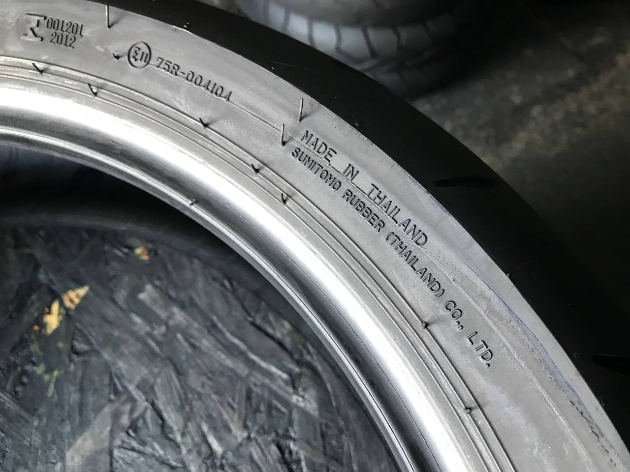 160/60 R17 Dunlop SportMax RoadSport 2