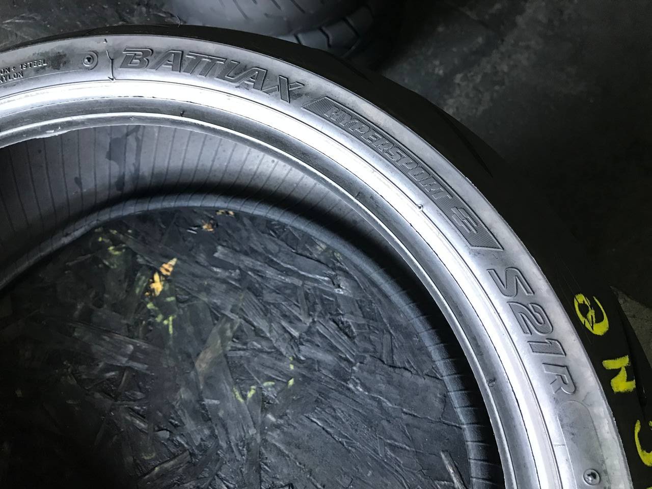 190/50 R17 Bridgestone Battlax Hypersport S21R