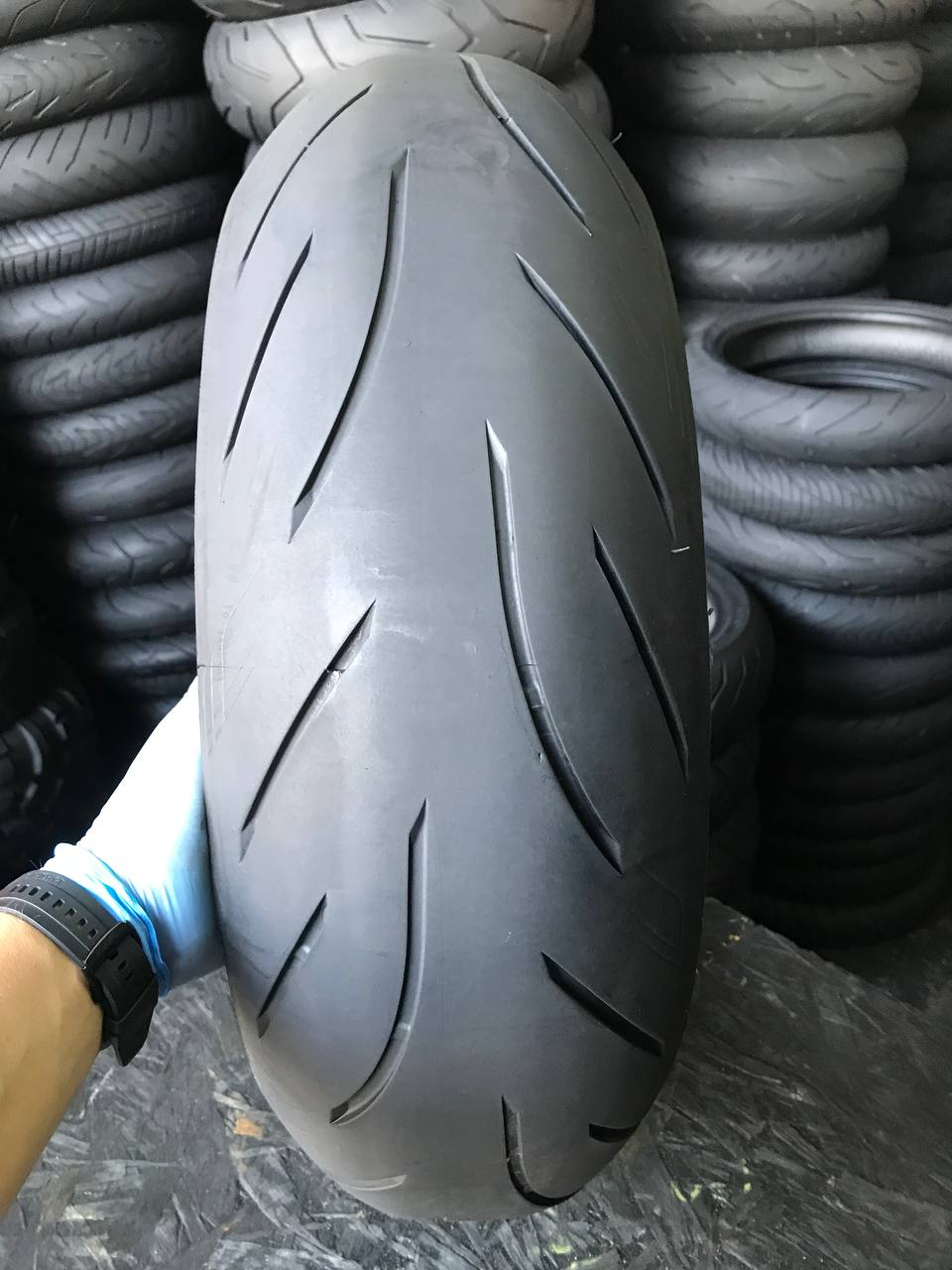 190/50 R17 Bridgestone Battlax Hypersport S21R