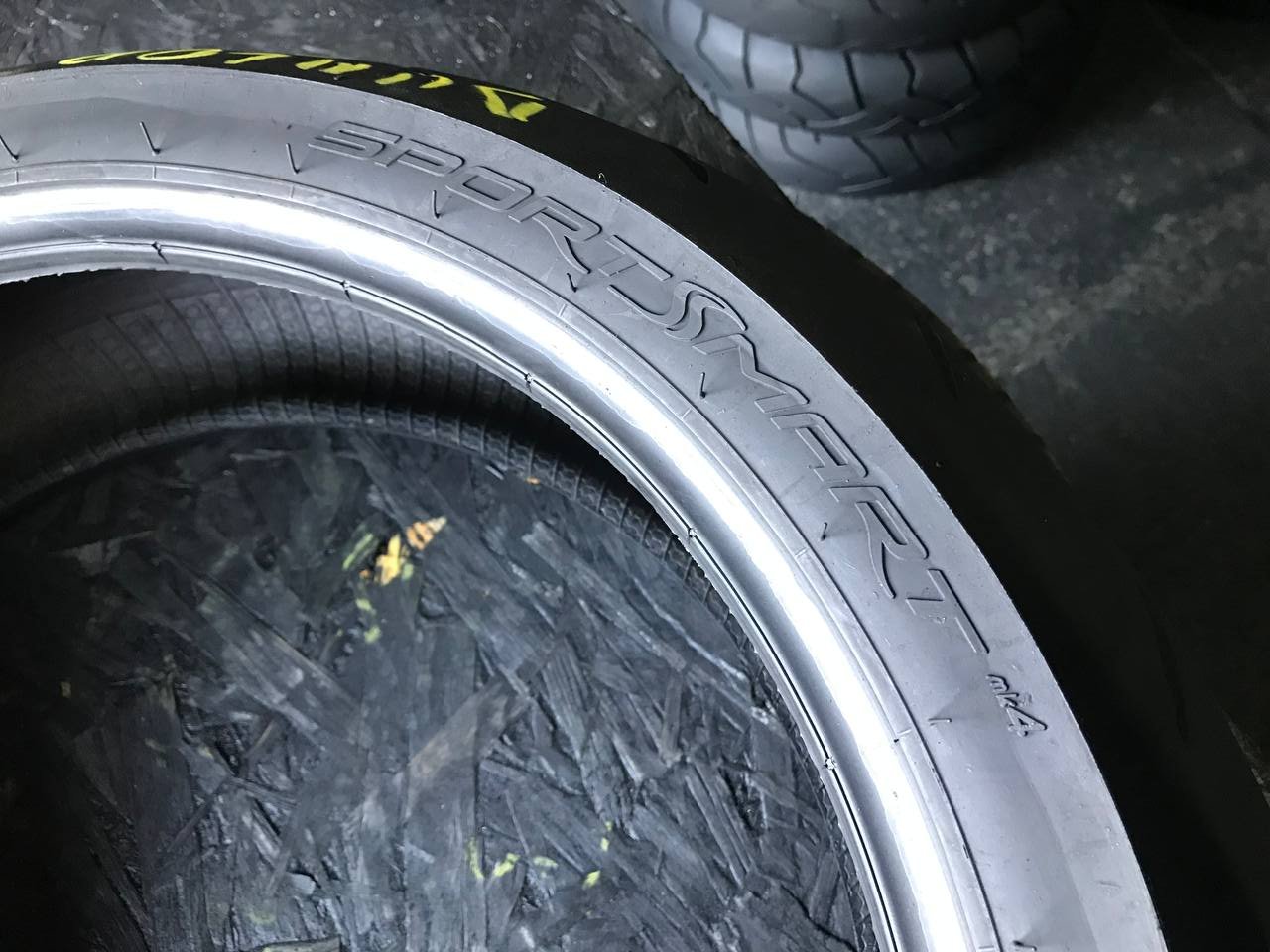 180/55 R17 Dunlop SportSmart MK4