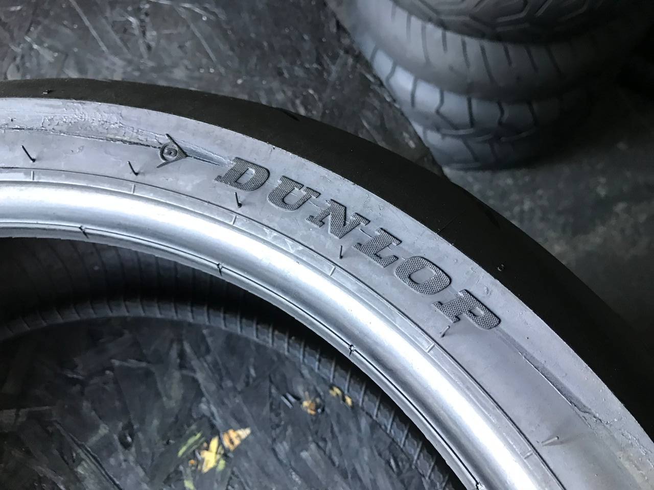 180/55 R17 Dunlop SportSmart MK4