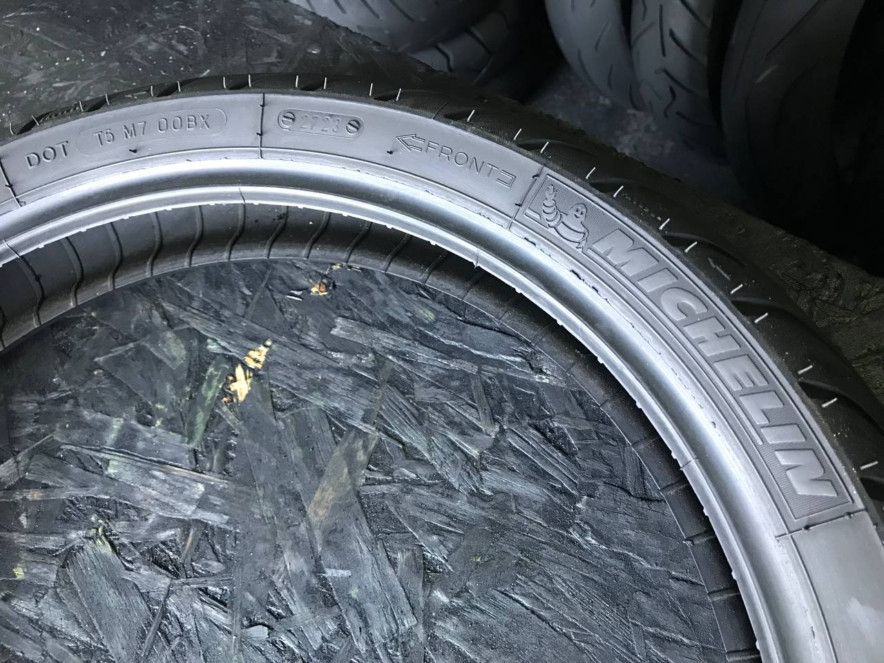 100/80 R17 Michelin Pilot Street
