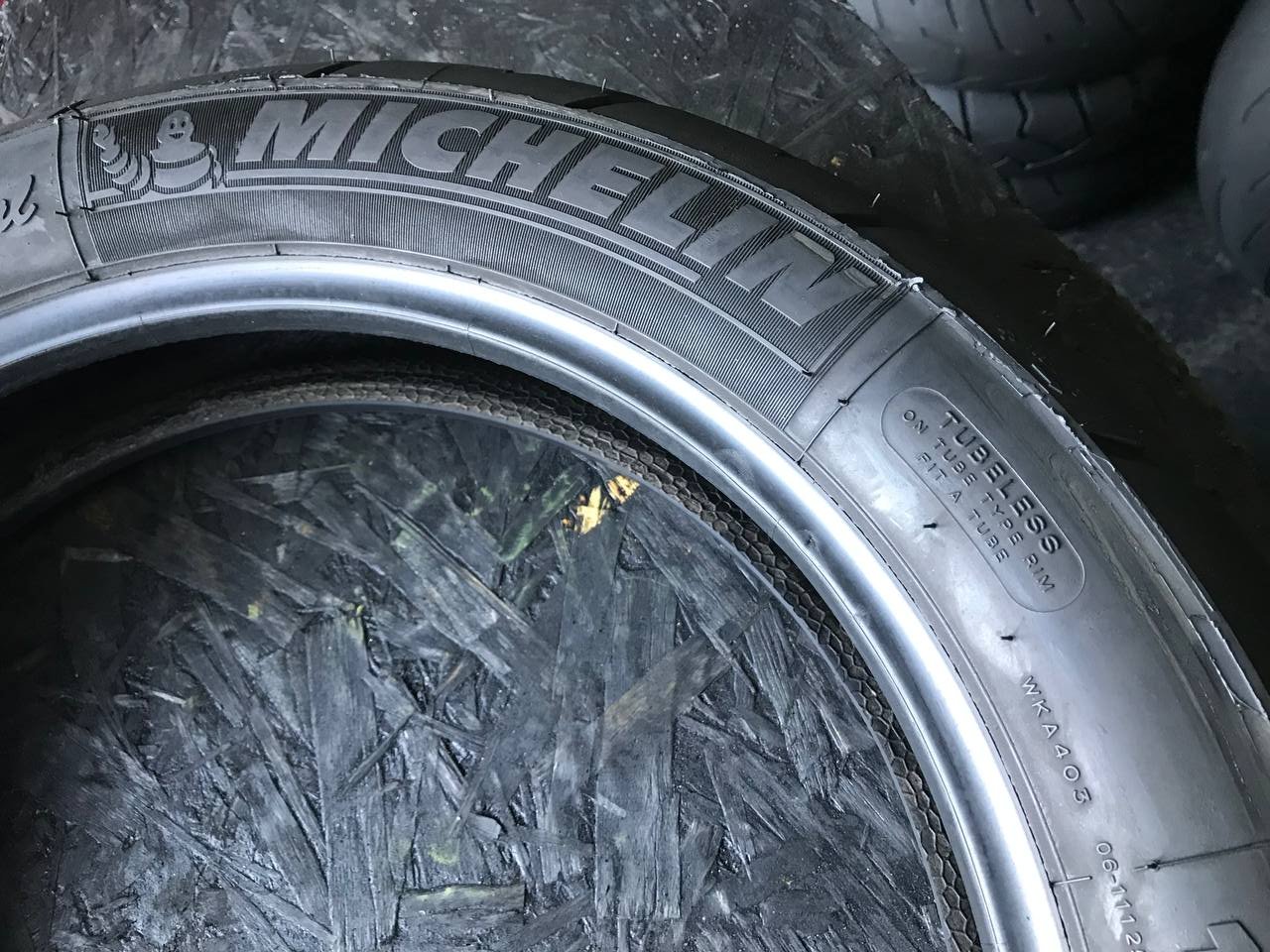 140/80 R17 Michelin Anakee III