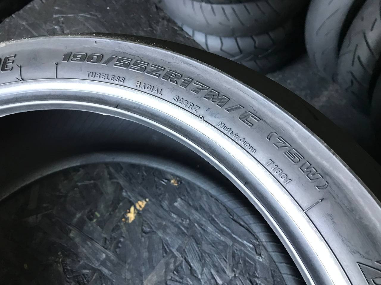 190/55 R17 Bridgestone Battlax Hypersport S22R