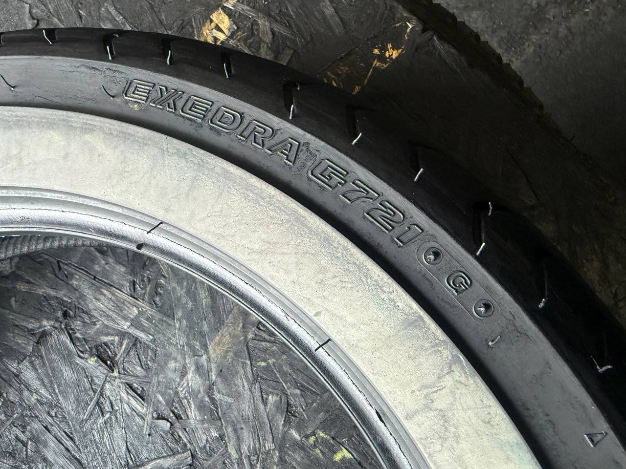 130/90 R16 Bridgestone Exedra G721