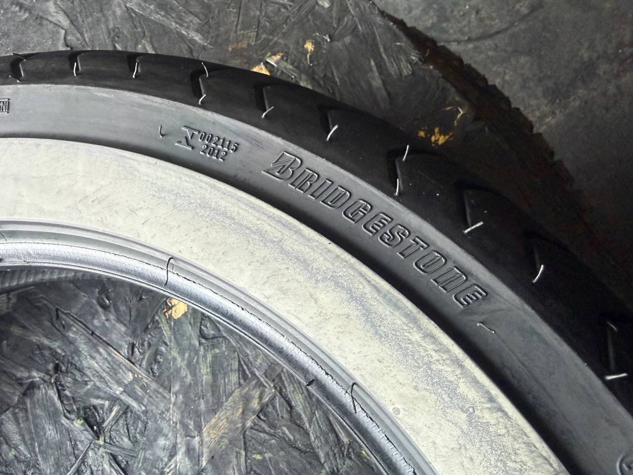 130/90 R16 Bridgestone Exedra G721