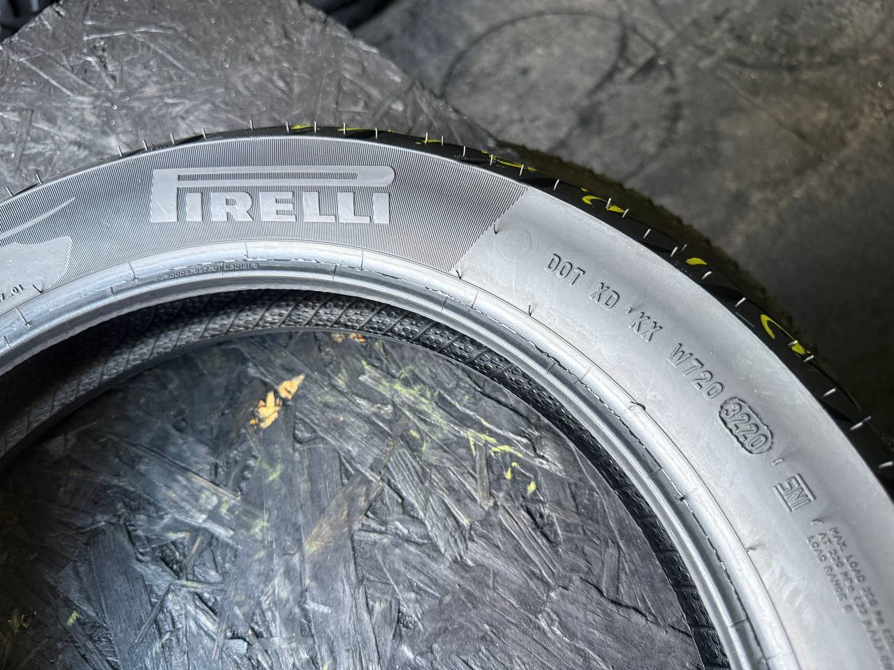 120/80 R16 Pirelli Angel Scooter