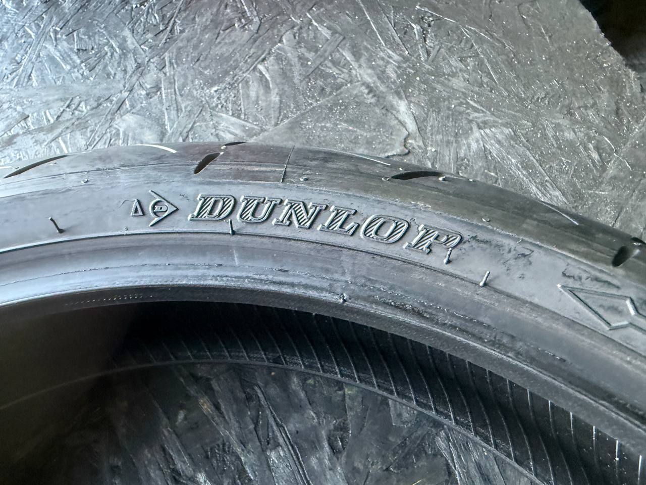 120/70 R17 Dunlop SportMax RoadSport 2