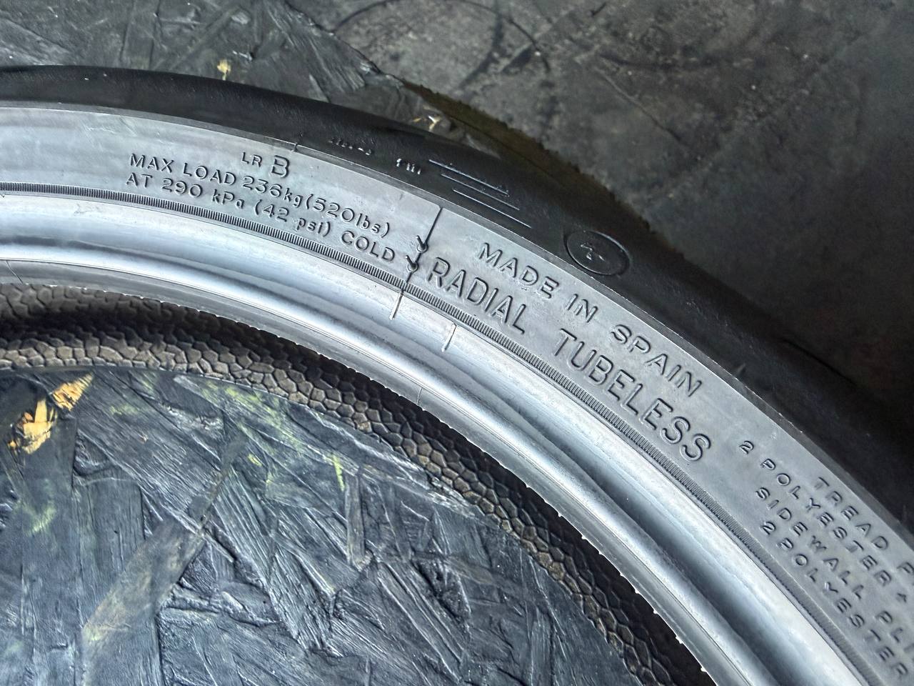 120/70 R17 Michelin Power GP