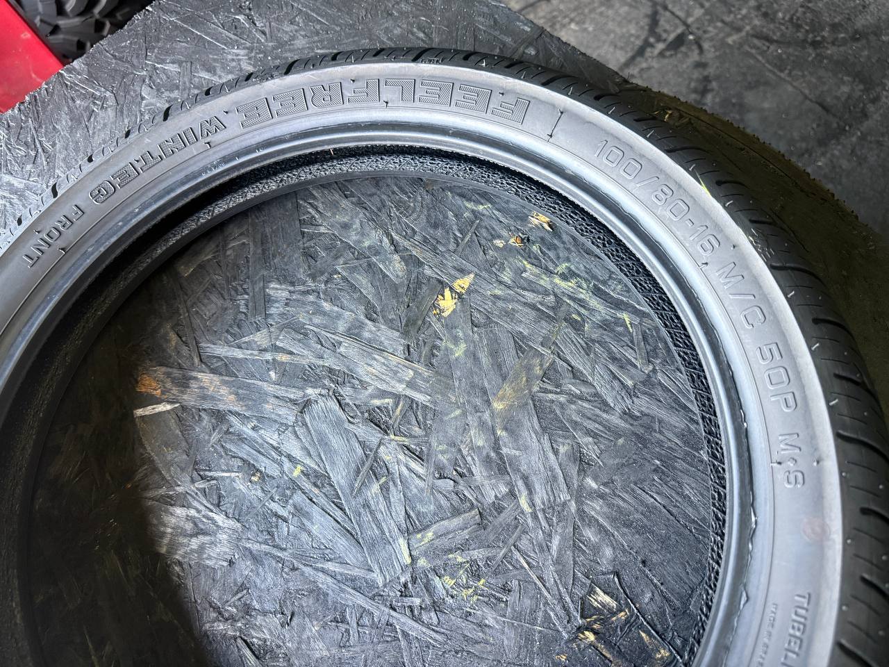 100/80 R16 Metzeler Feelfree Wintec