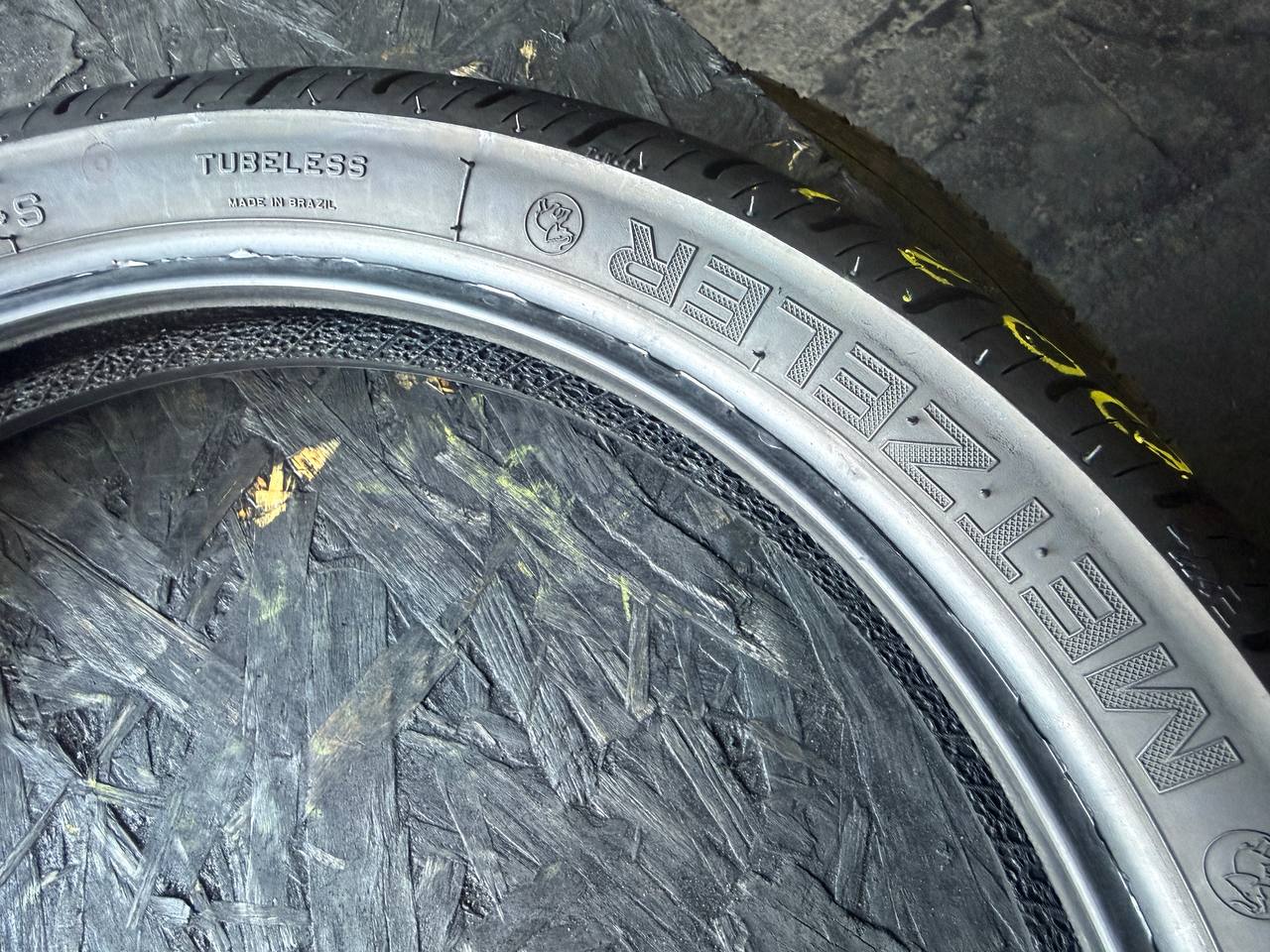 100/80 R16 Metzeler Feelfree Wintec