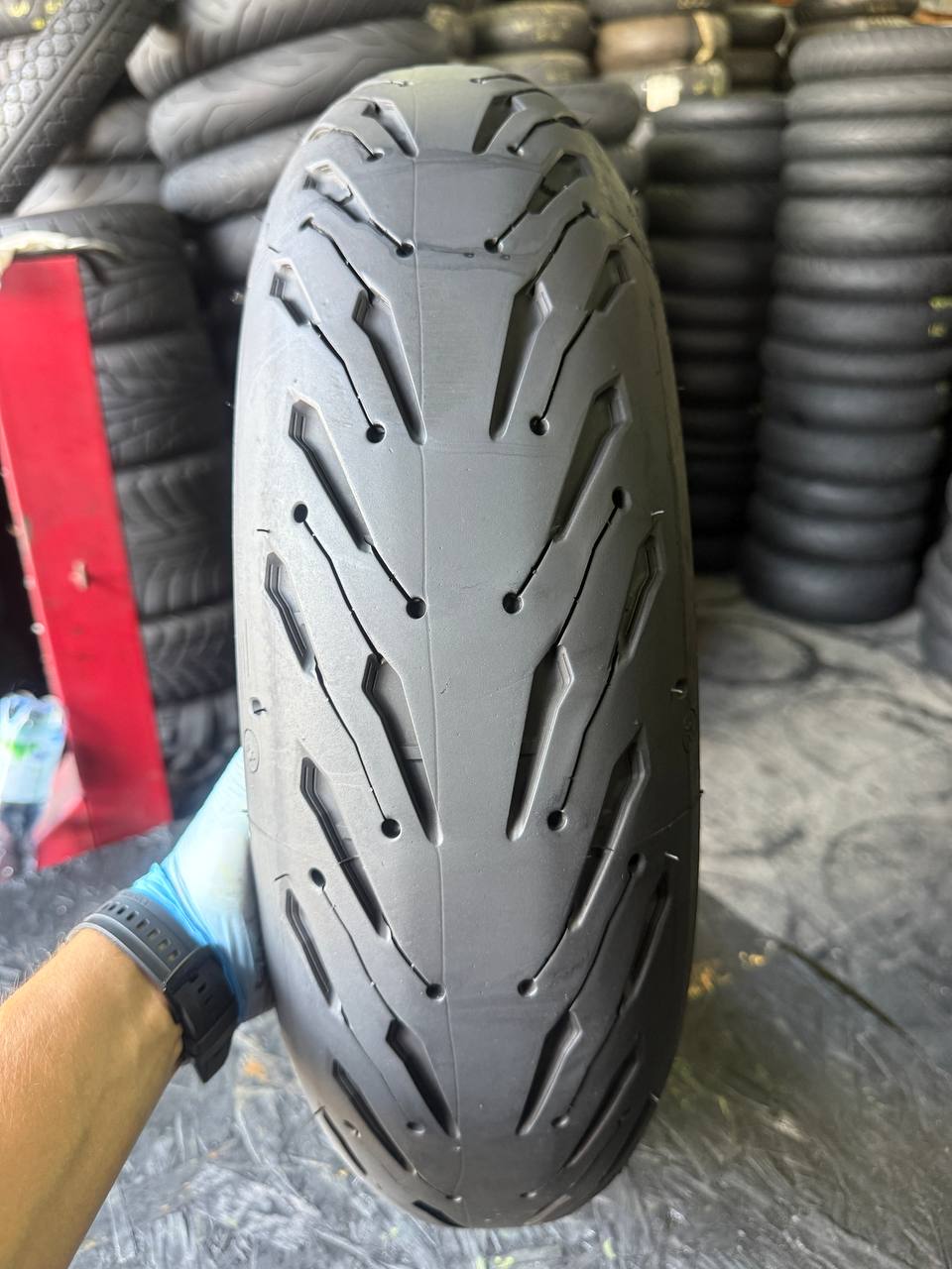 160/60 R17 Michelin Road 5