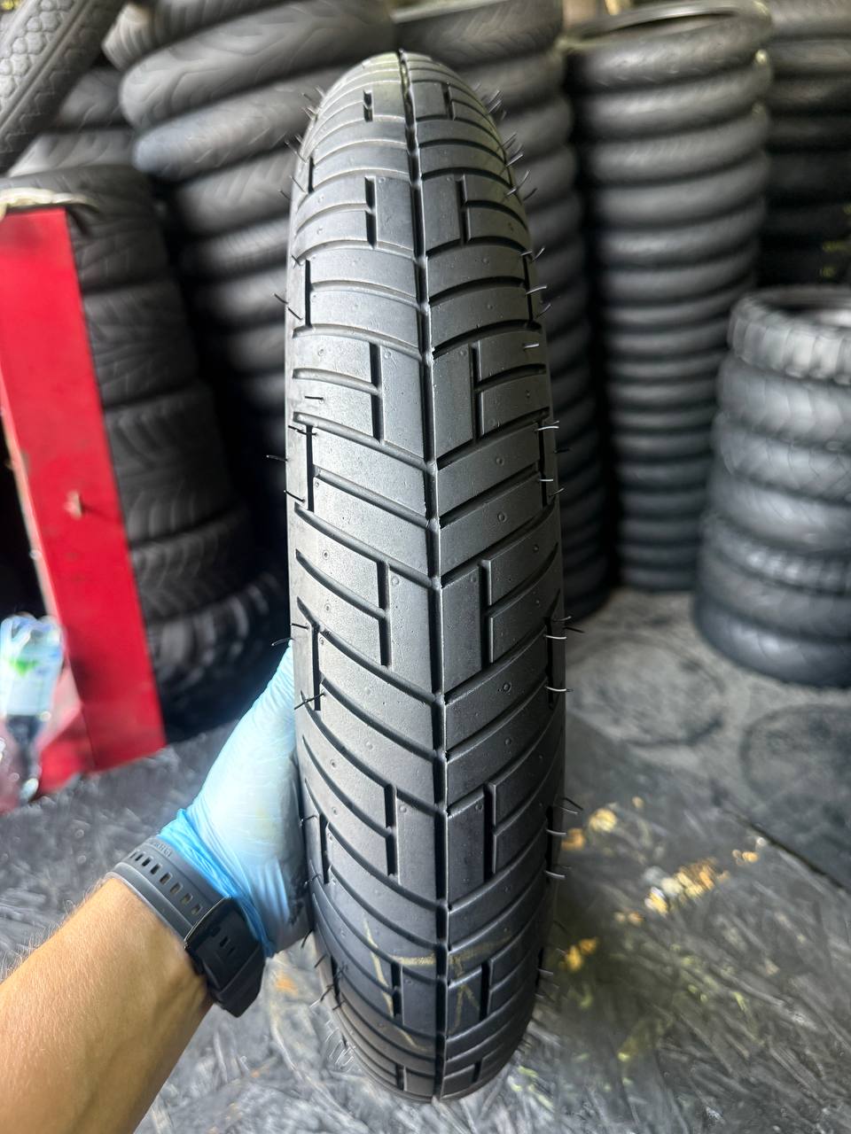 110/70 R17 Metzeler Lasertec