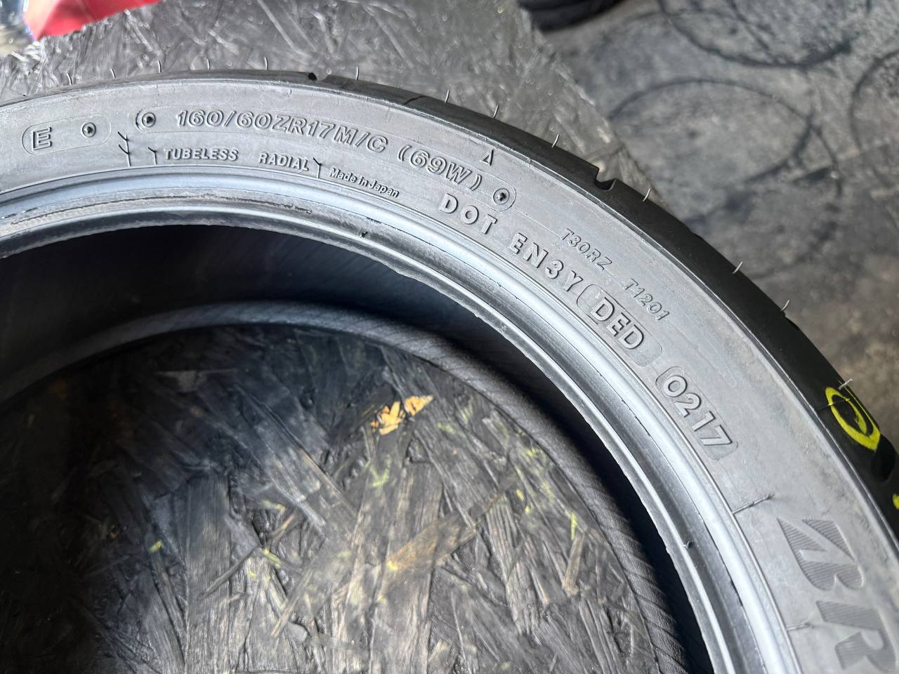 160/60 R17 Bridgestone Battlax Sport Touring T30R