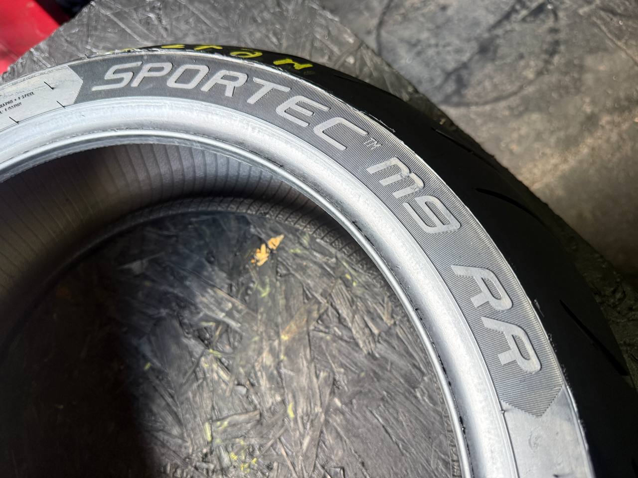 180/55 R17 Metzeler Sportec M9 RR