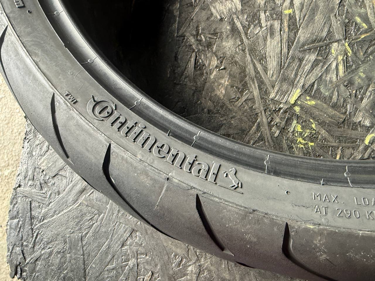 120/70 R17 Continental ContiRoad