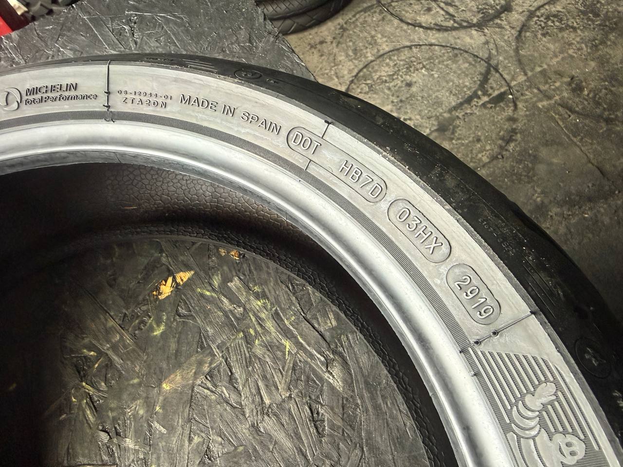 180/55 R17 Michelin Road 5 GT