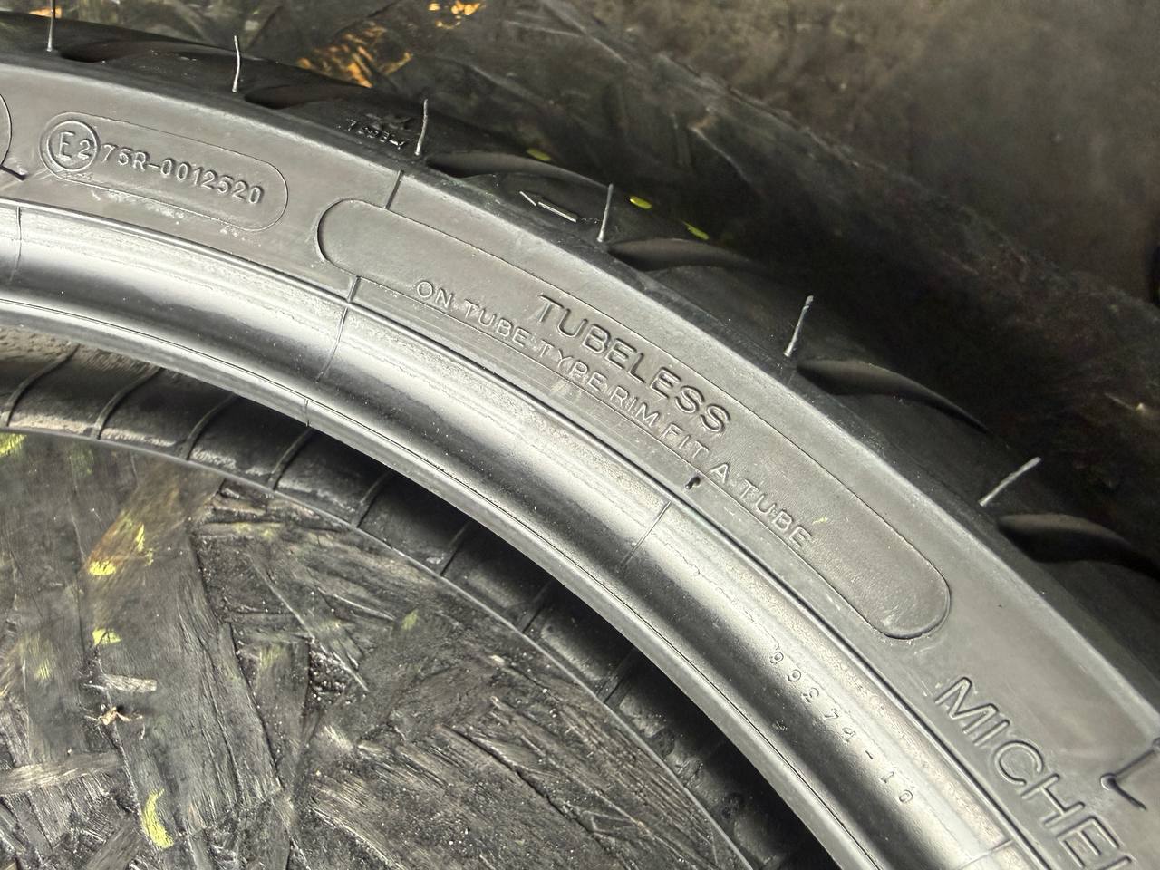 100/80 R17 Michelin Pilot Street