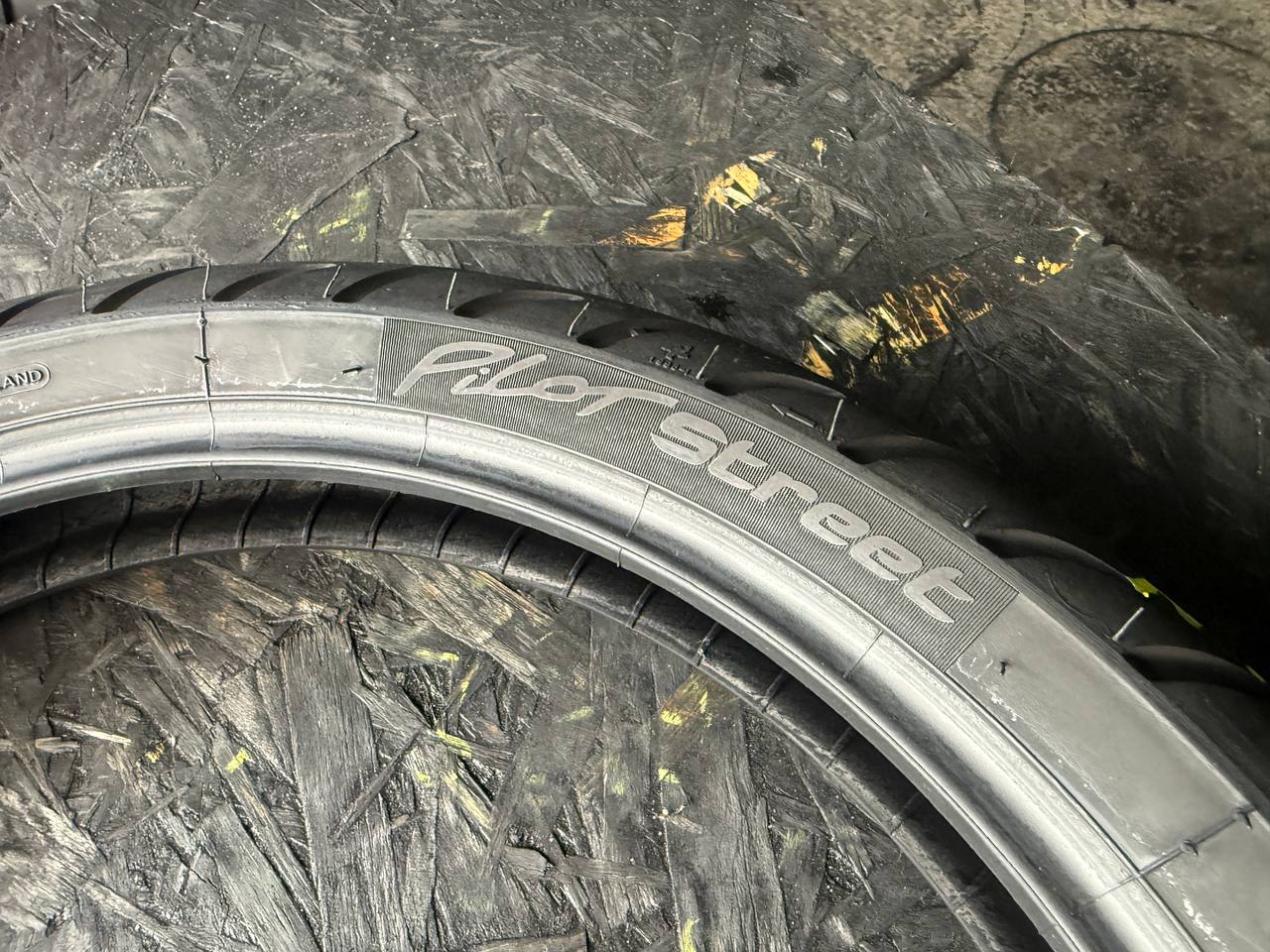 100/80 R17 Michelin Pilot Street