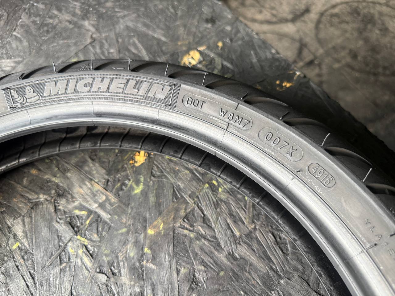 100/80 R17 Michelin Pilot Street