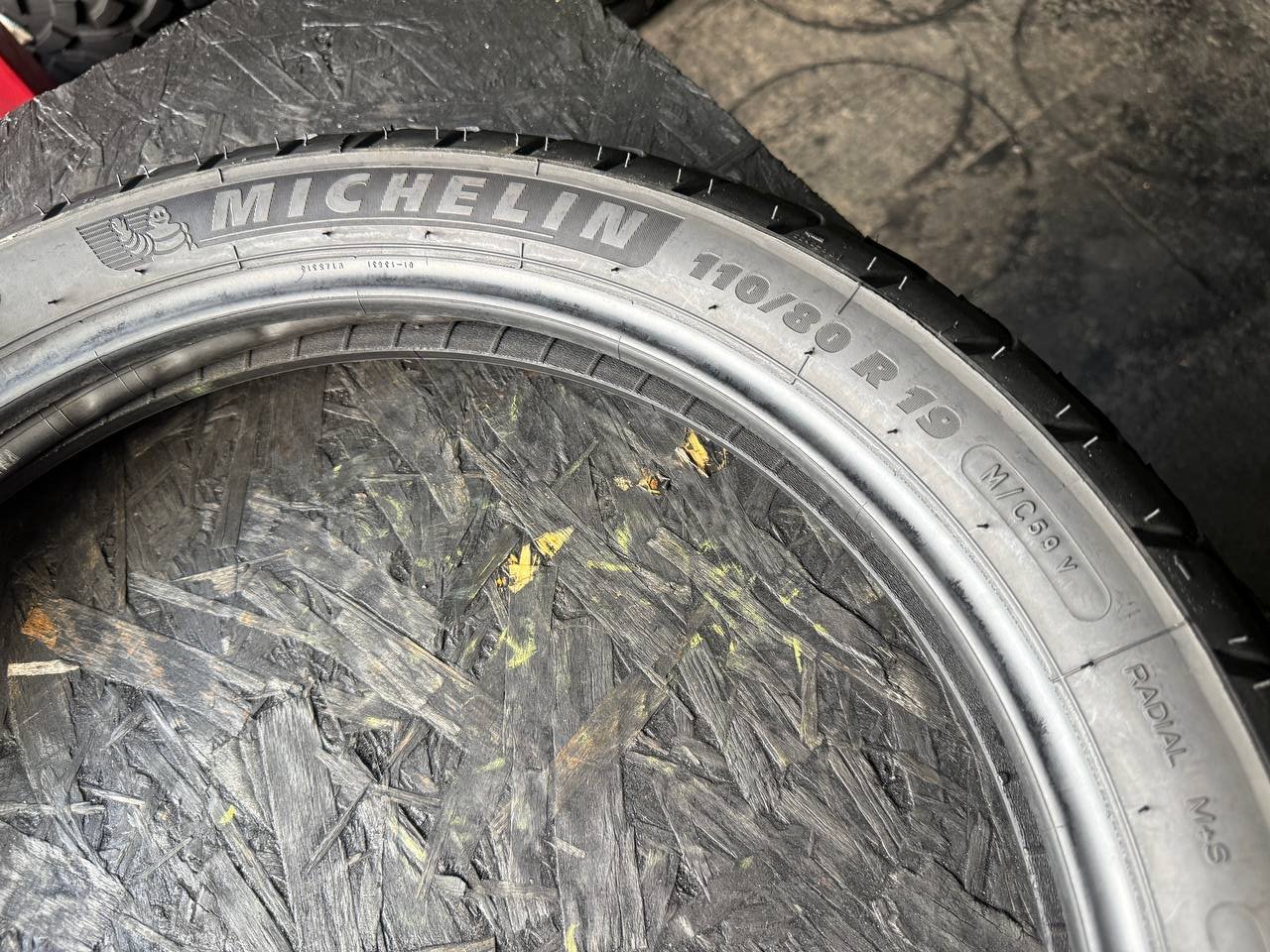 110/80 R19 Michelin Anakee Adventure