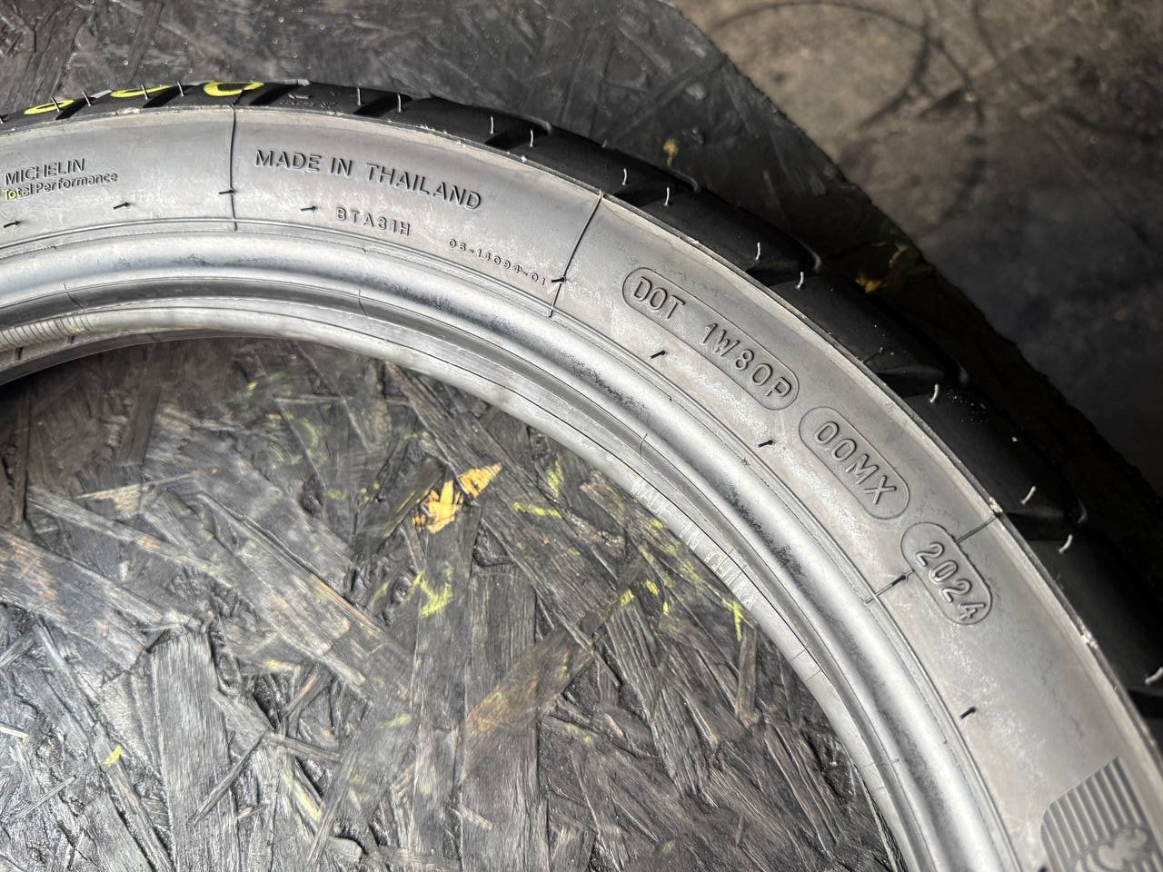 110/80 R19 Michelin Anakee Adventure