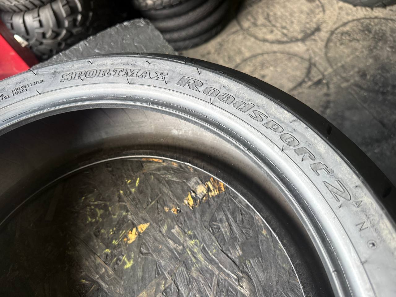 180/55 R17 Dunlop SportMax RoadSport 2