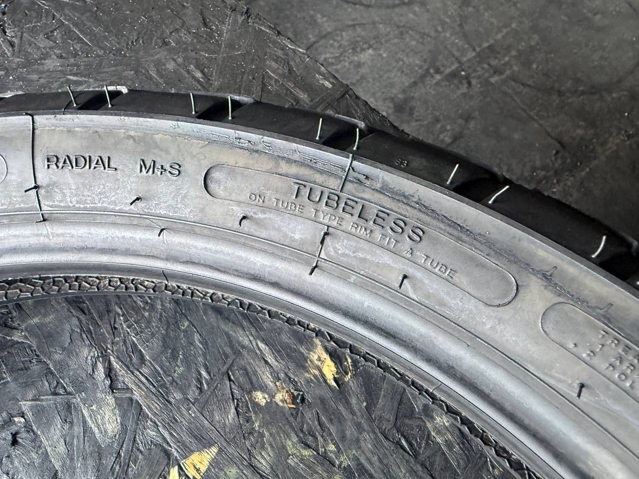 110/80 R19 Michelin Anakee Adventure