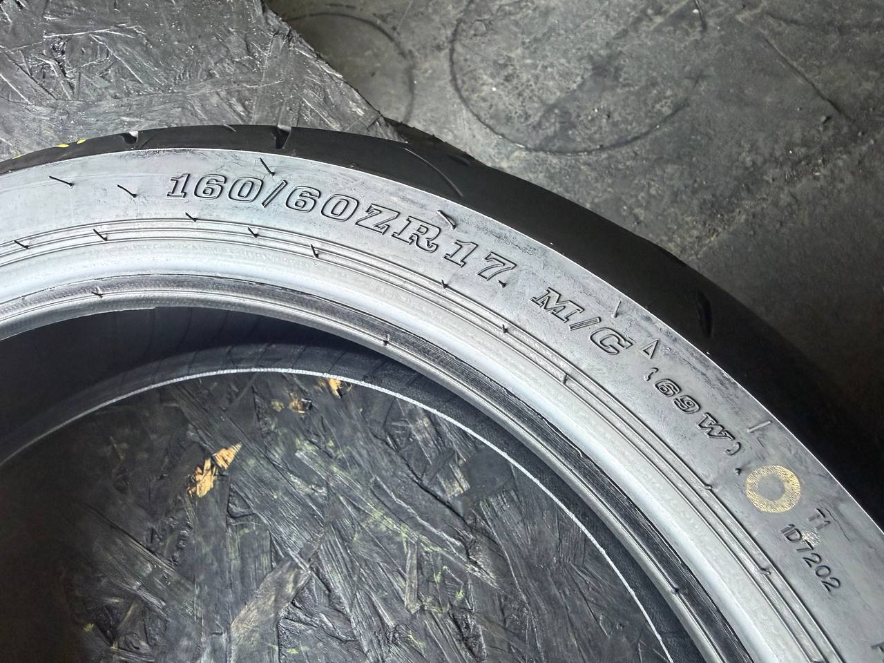 160/60 R17 Dunlop SportMax RoadSport 2