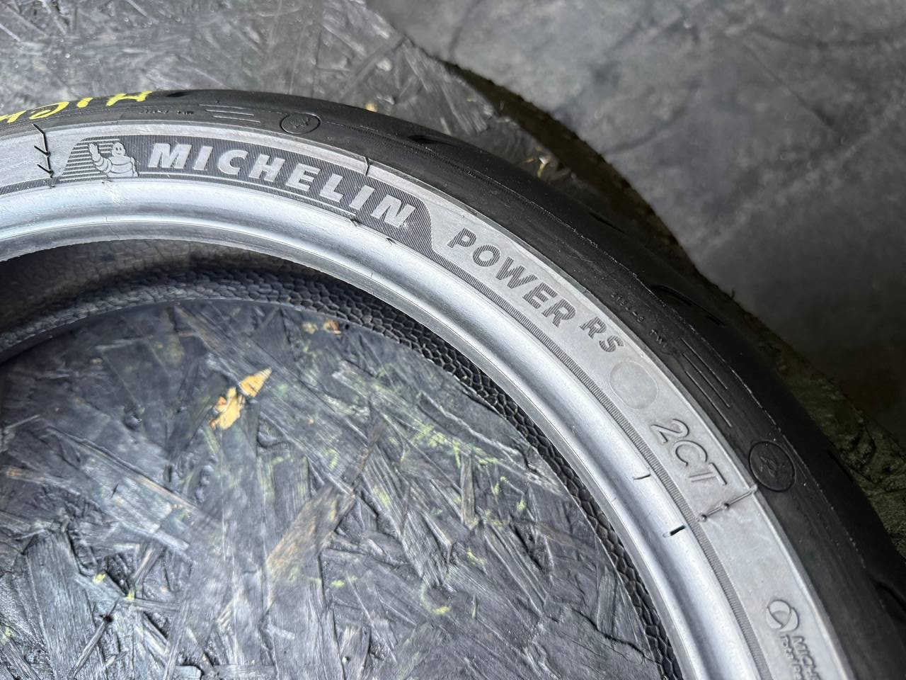 120/70 R17 Michelin Power RS