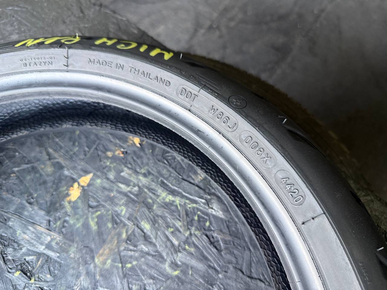 120/70 R17 Michelin Road 5