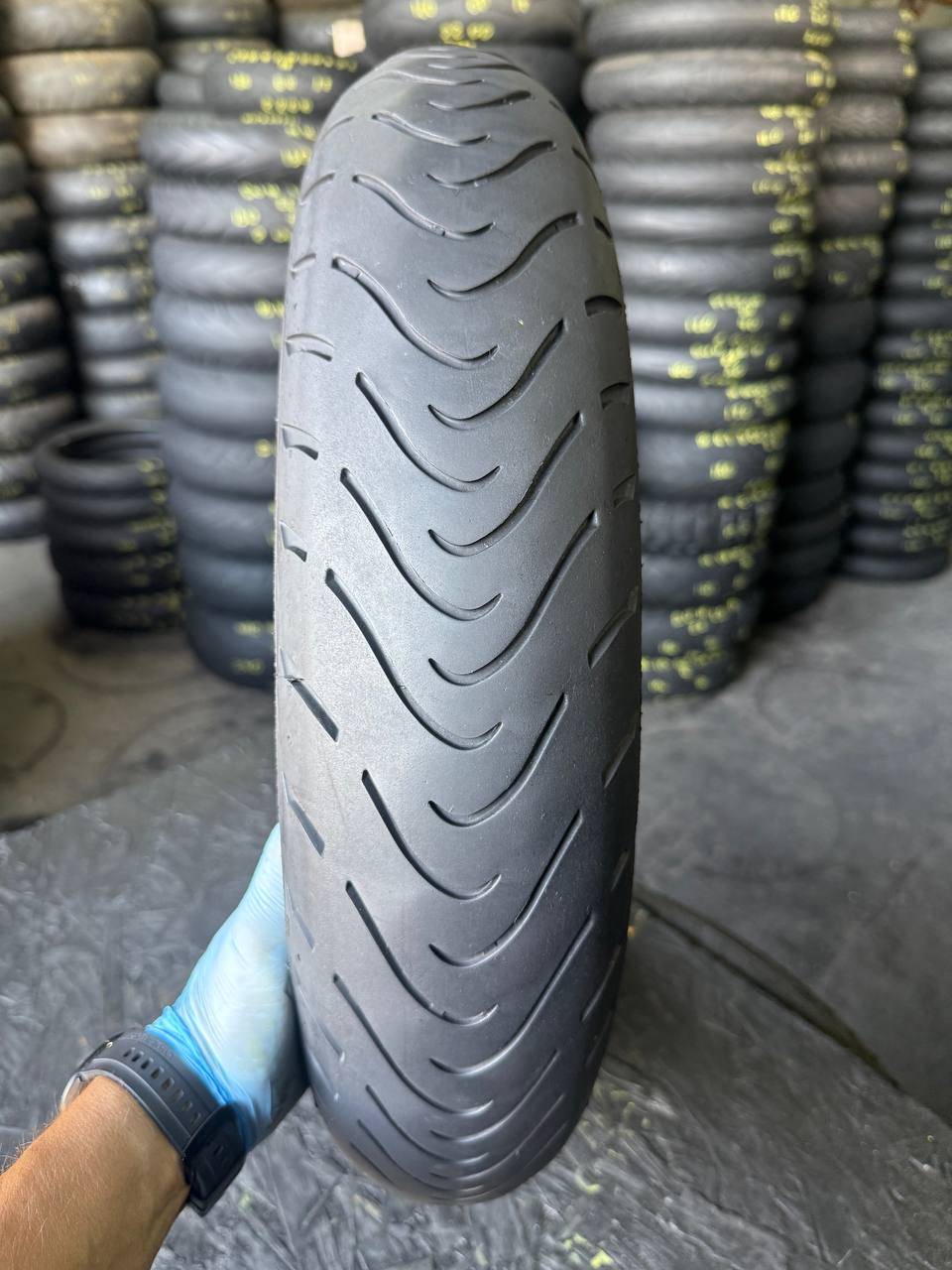 120/70 R17 Metzeler Roadtec 01