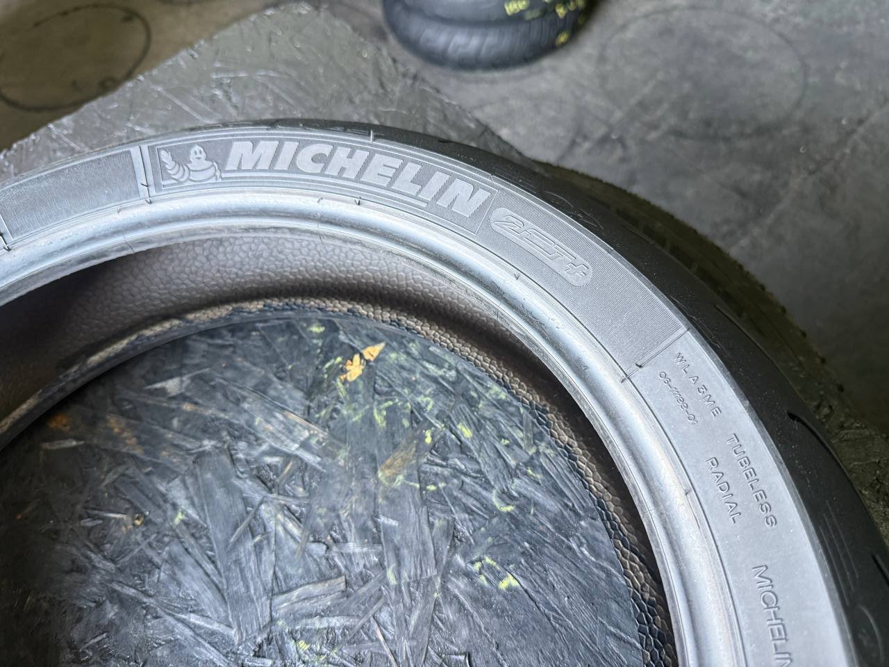 160/60 R17 Michelin Pilot Power 3