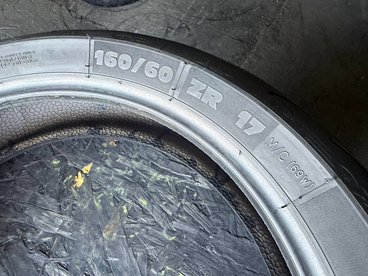 160/60 R17 Michelin Pilot Power 3
