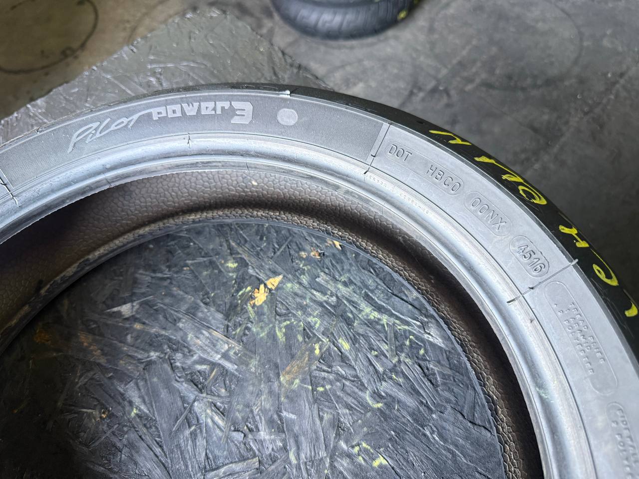 160/60 R17 Michelin Pilot Power 3