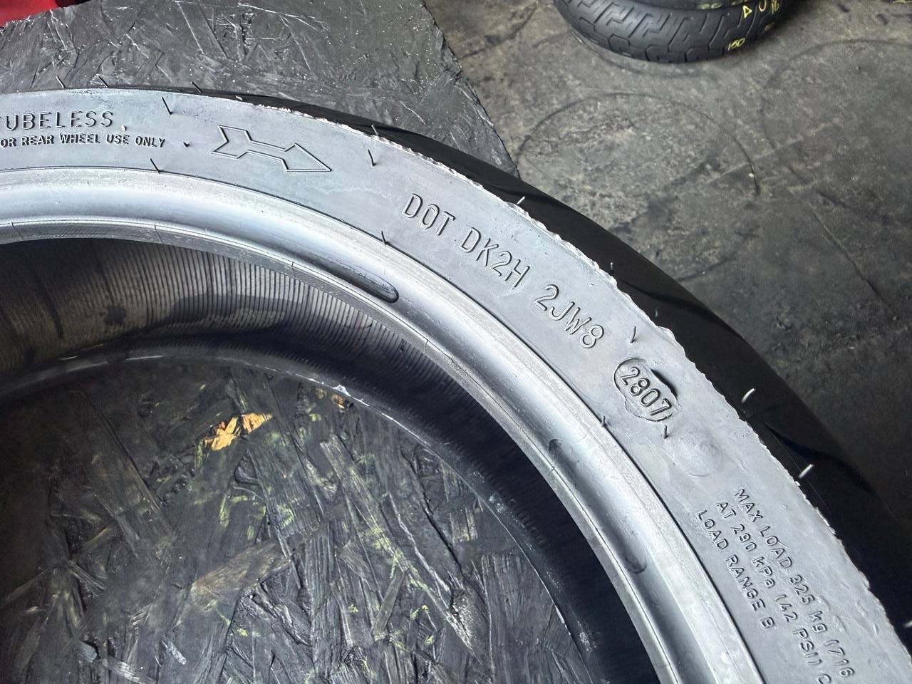 160/60 R17 Dunlop SportMax D208