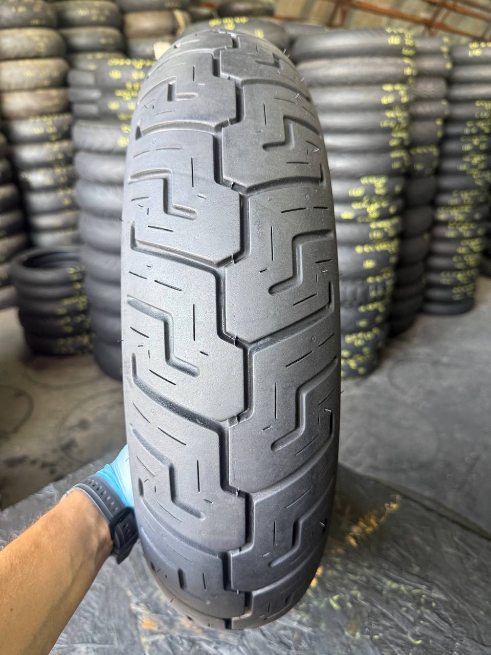 150/80 R16 Dunlop D401