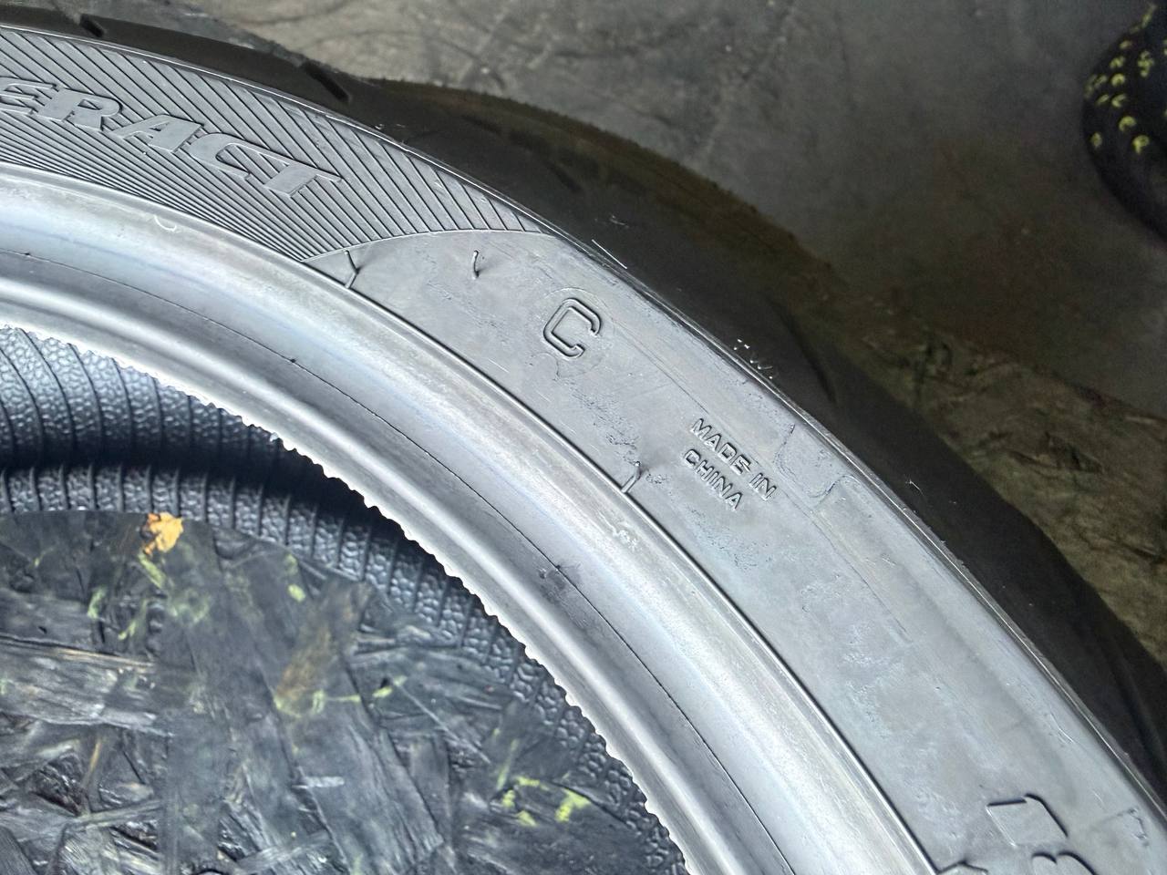 180/55 R17 Metzeler Roadtec Z8 Interact