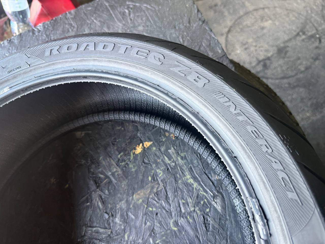 180/55 R17 Metzeler Roadtec Z8 Interact