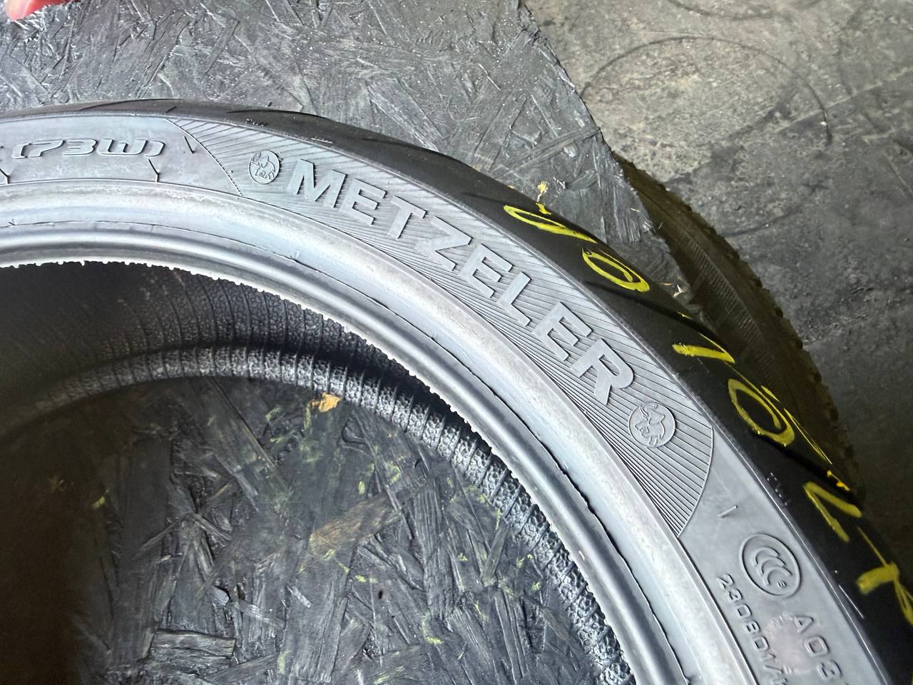 180/55 R17 Metzeler Roadtec Z8 Interact