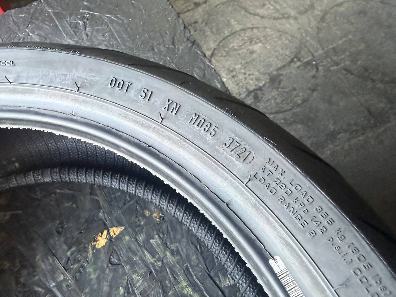 180/55 R17 Metzeler Roadtec Z8 Interact
