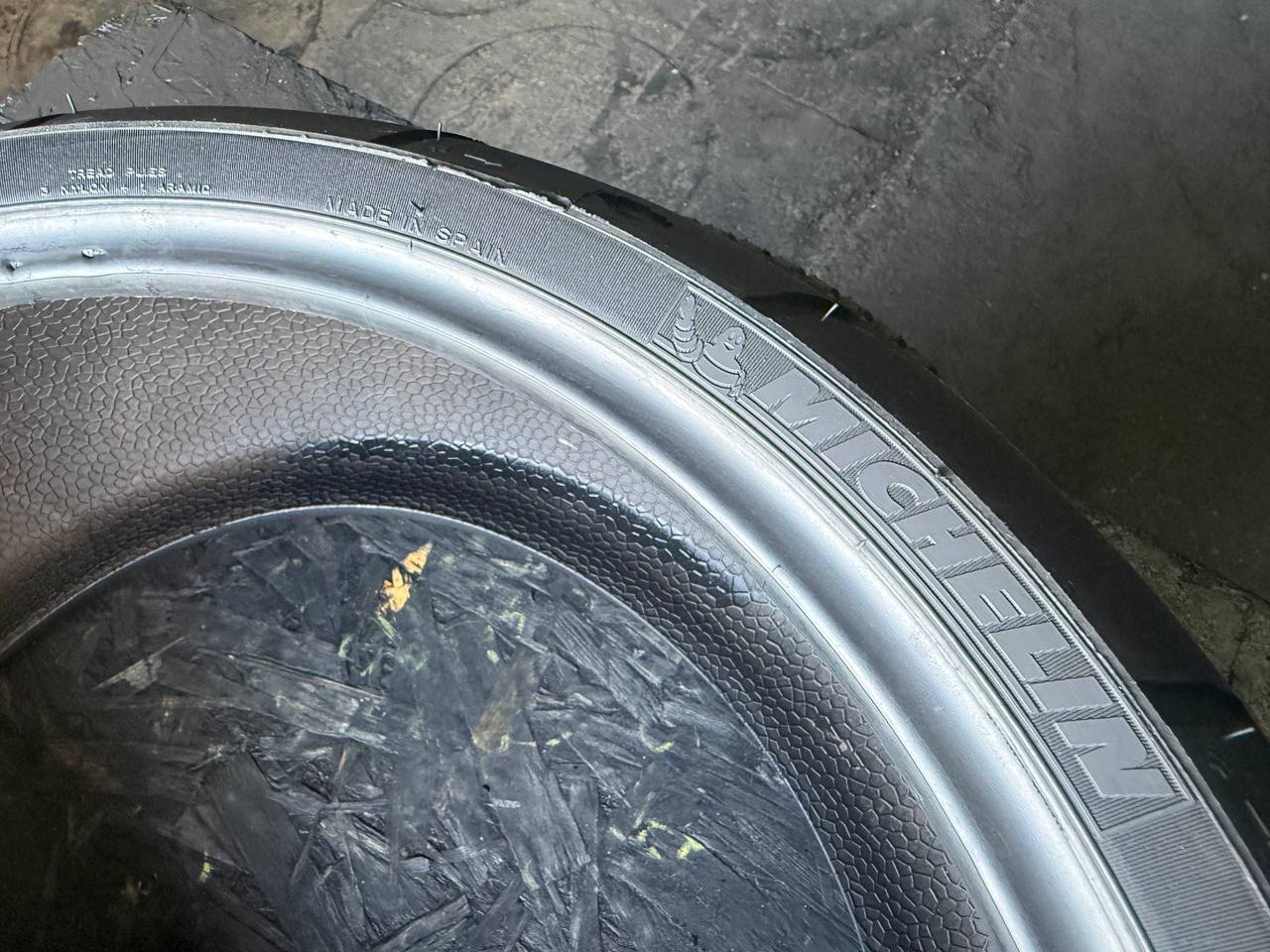 240/40 R18 Michelin Scorcher 11