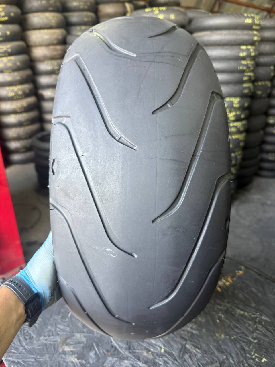 240/40 R18 Michelin Scorcher 11