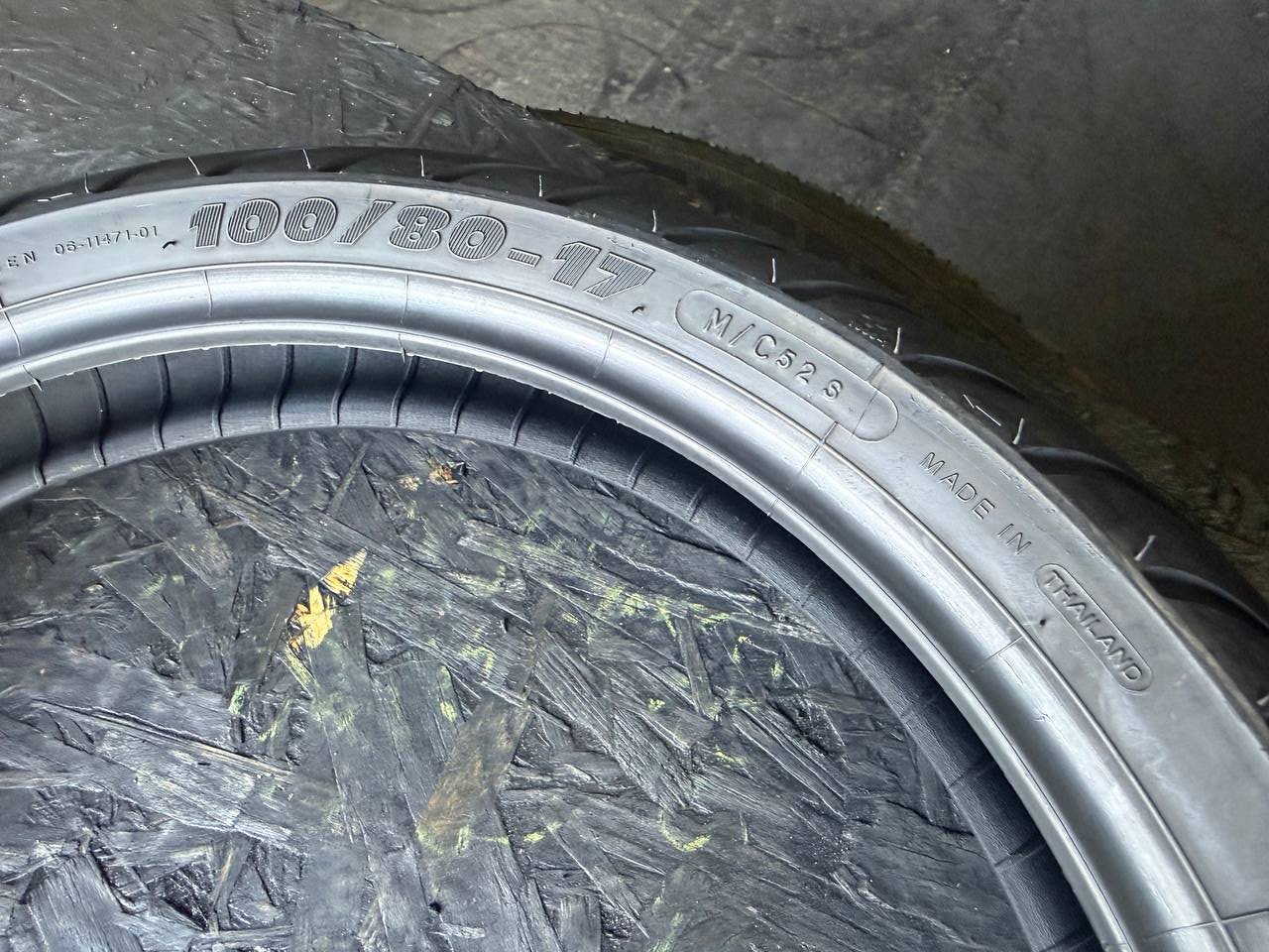 100/80 R17 Michelin Pilot Street