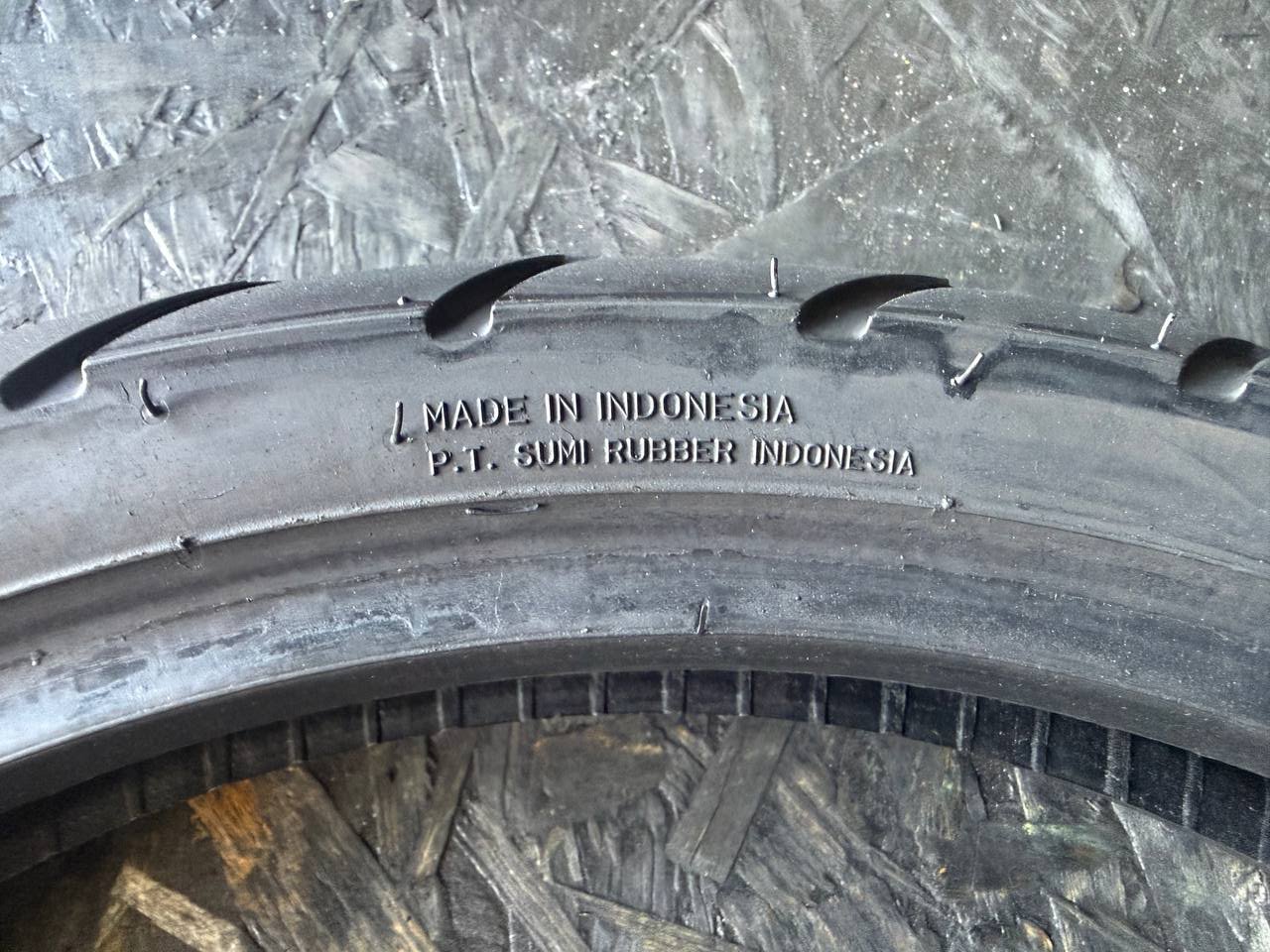 90/80 R17 Dunlop D102FA