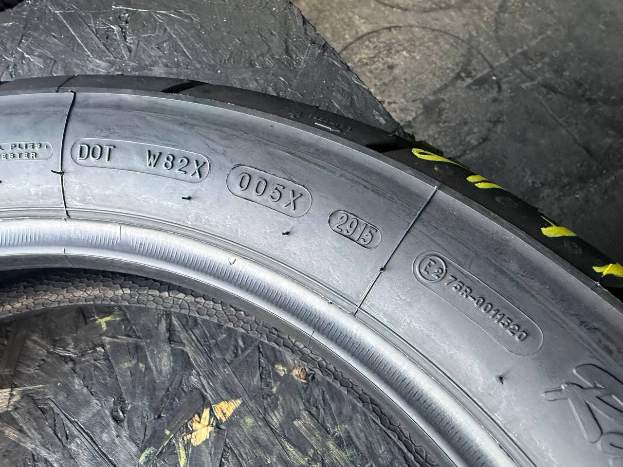 140/80 R17 Michelin Anakee III